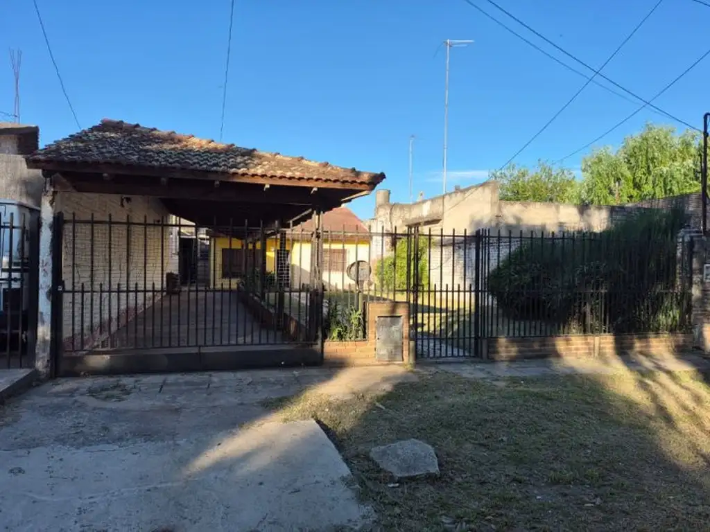 Propiedad en Castelli 1222