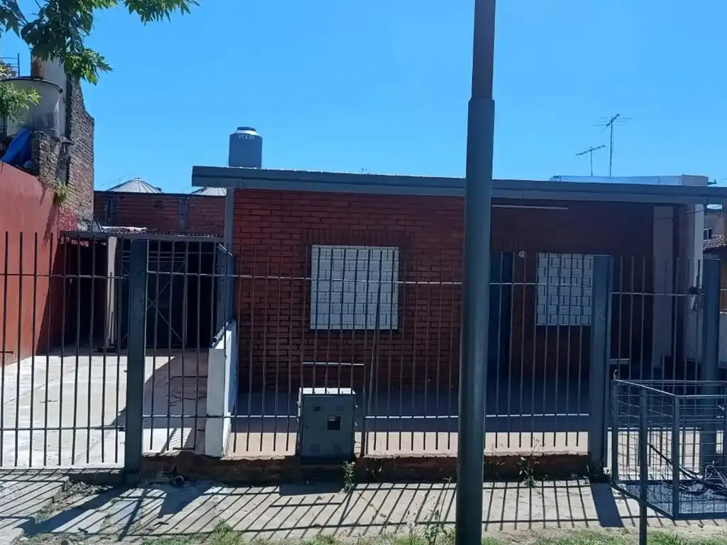 Propiedad en Hilario De Almeira 1236
