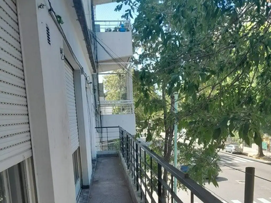 Propiedad en Av Saenz 500