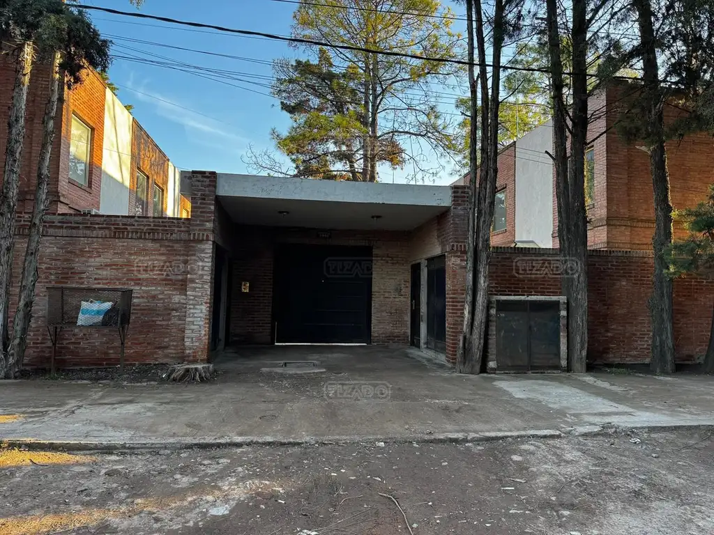 Propiedad en Almafuerte Y Gorriti 3900