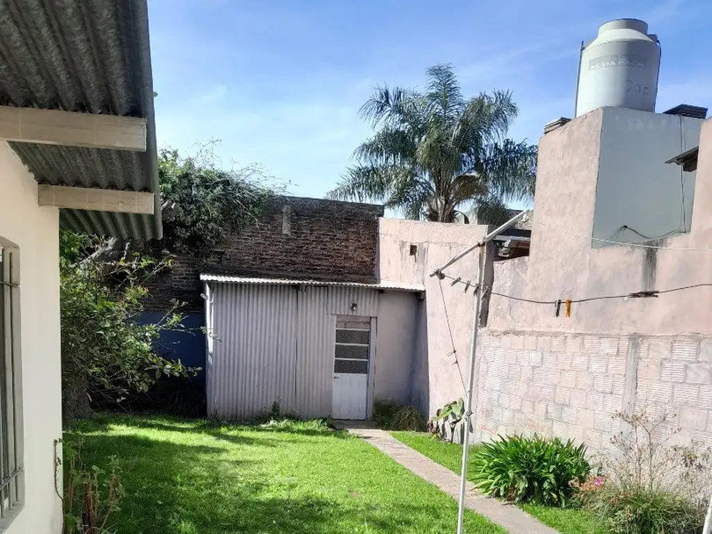 Propiedad en Coronel D Elia 1800