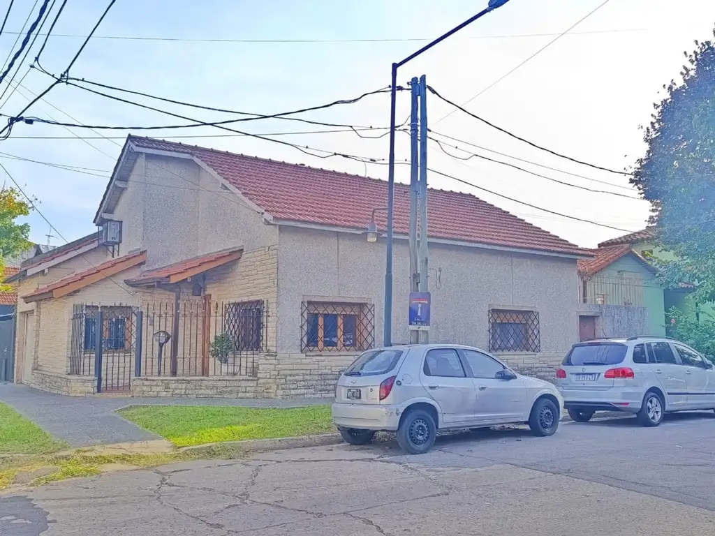 Propiedad en Los Platanos 2200