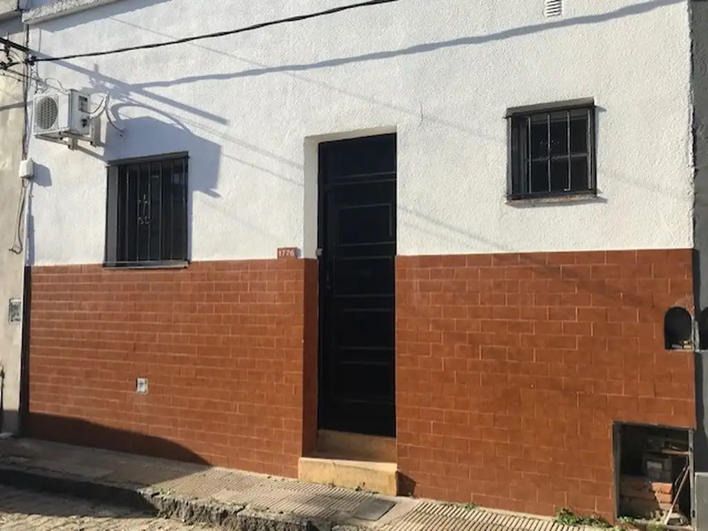 Propiedad en Pasaje Peredo 1700